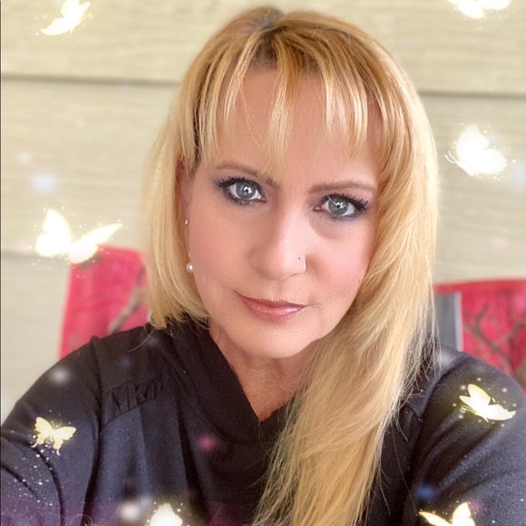 Meet your Posher, Jo! - Picture 2 of 3